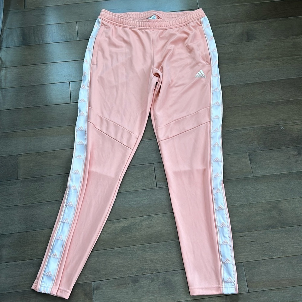 Adidas pre use like  jogger size medium